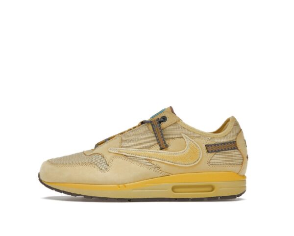 Basket beige marron jaune or de la marque Nike